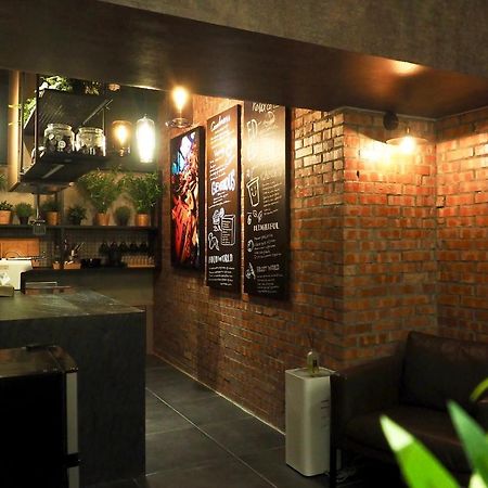 PInHOuse Bed and Breakfast Kaohsiung Buitenkant foto