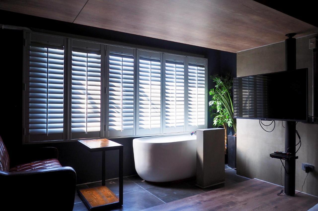 PInHOuse Bed and Breakfast Kaohsiung Buitenkant foto