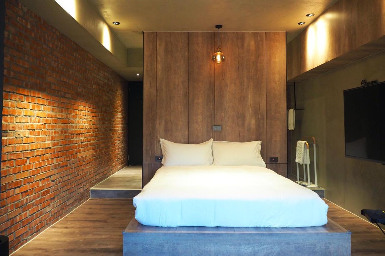 PInHOuse Bed and Breakfast Kaohsiung Buitenkant foto