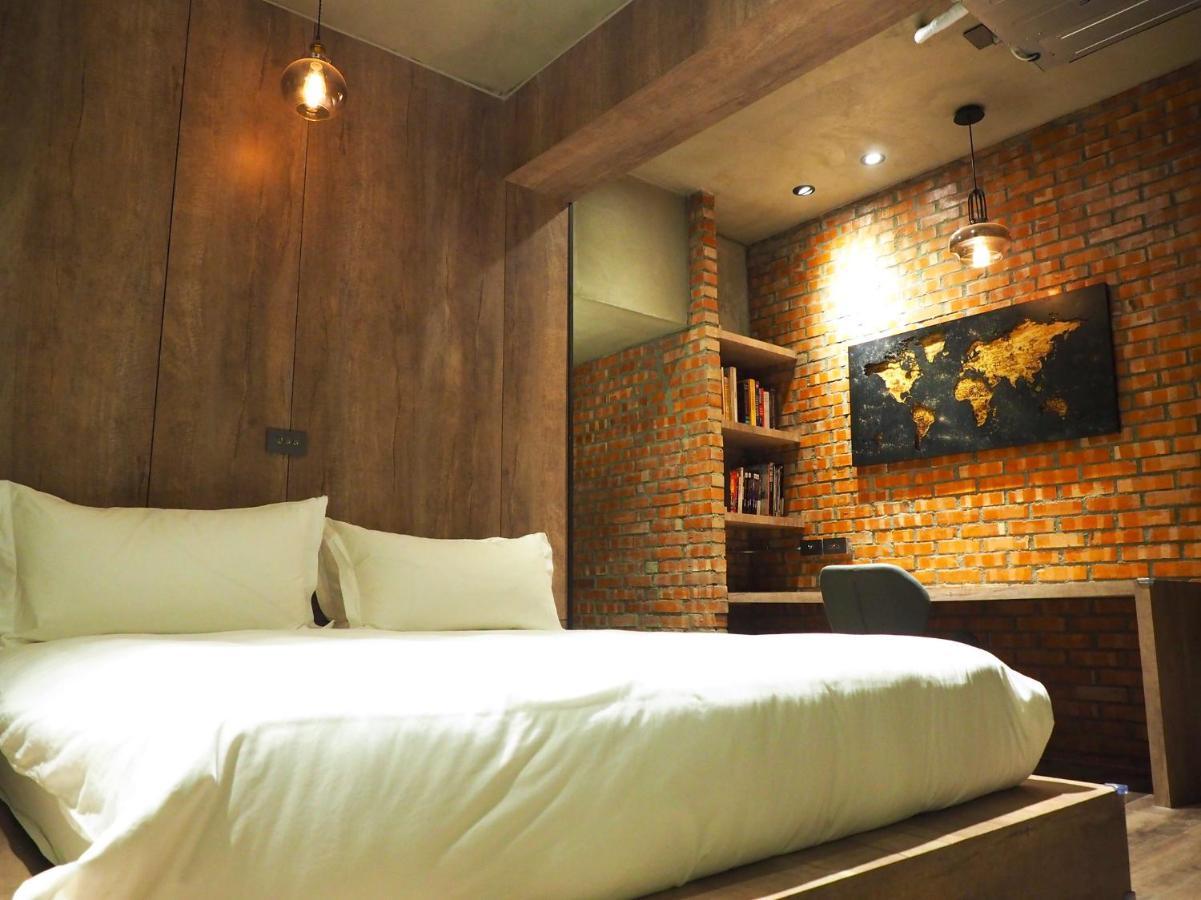 PInHOuse Bed and Breakfast Kaohsiung Buitenkant foto